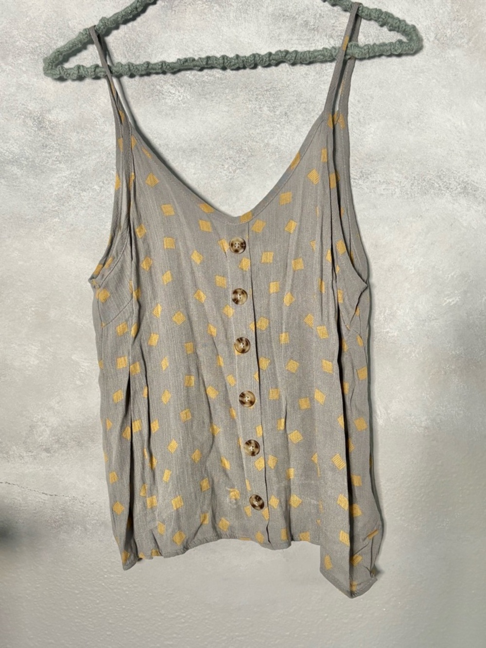 Paper Crane Flowy Loose Fit Spaghetti Strap Tank Gray Gold Print Small Blouse